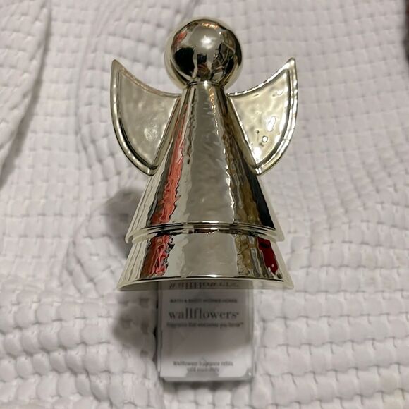 NWT- Bath & Body Works- Angel Wallflower - Picture 1 of 6